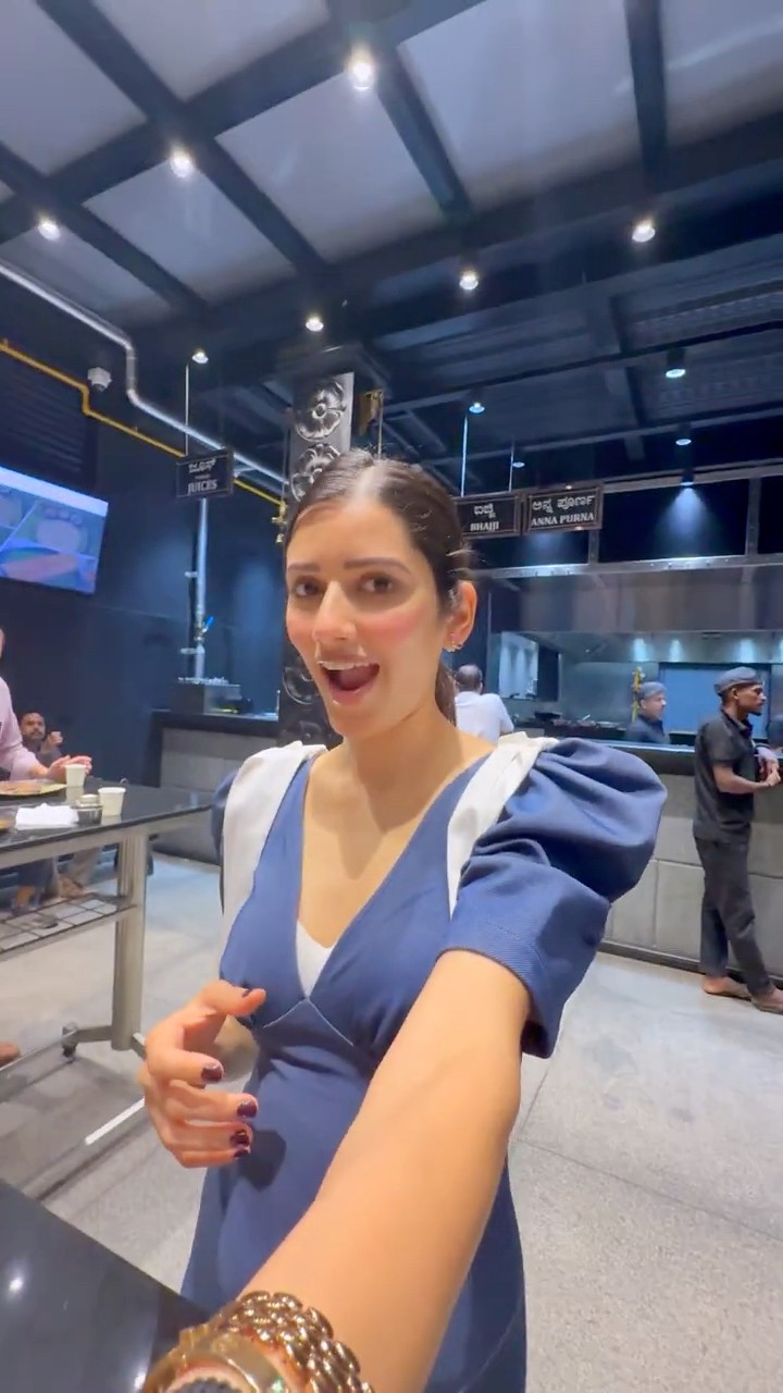 Bomb Blast Ke Baad Yeh Cafe Kyu Hai Special ? #trending #neetubisht #minivlog #youtubeshorts