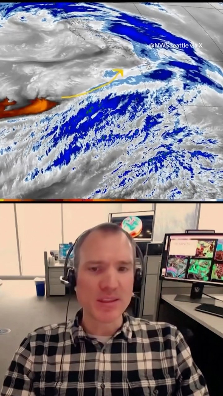 Severe weather impacts Pacific Northwest amid holiday travel #shorts