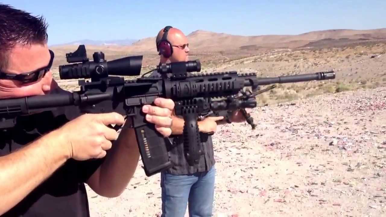 CA M4 vs NV M4 in Zombie attack.