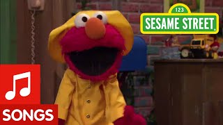 Elmo loves jumping in puddles after it rains! sing along with and his
friends as they splish splash their rain boots! -- for more fun games
v...