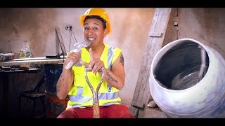 Video voorbeeld van "Carita Negra - No Te Creas Tan Importante (Parodia) (Video Oficial) #CumbiaAlbañil"