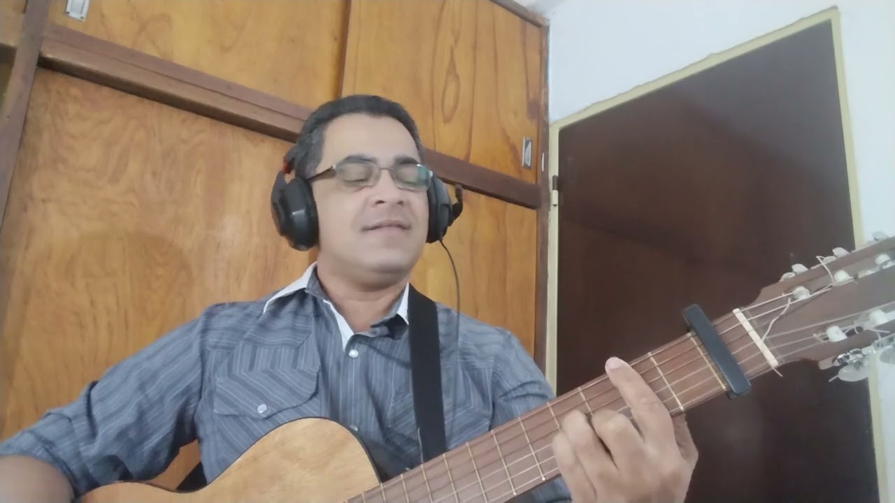 Salmo 95, 1-3. 11-13. R: Hoy nos ha nacido un Salvador, el Mesías, el Señor. NATIVIDAD DEL SEÑOR.