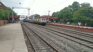 तूफ़ानी रफ़्तार :13424 भागलपुर सप्ताहिक एक्सप्रेस || Stormy Speed : 13424 Bhagalpur Weekly Express ||