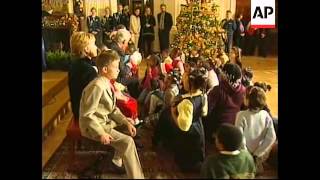 USA: BILL CLINTON READS CHRISTMAS STORIES