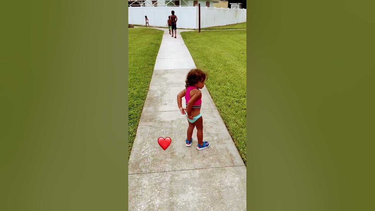 Sensible￼ baby run. Knows to pull pants up ⬆️ ￼ #cute #happy #baby #Cutebaby￼ #tutu