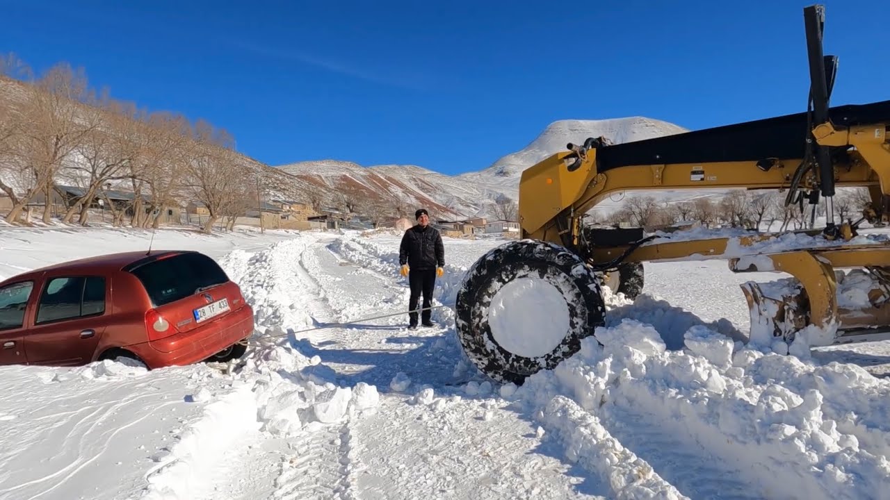 KARA SAPLANAN ARABAMI GREYDER ÇEKTİ