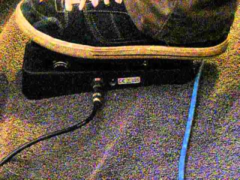 FAUX BOOMERANG ( inspired by classic maestro BG1/Bg2 wah) - YouTube