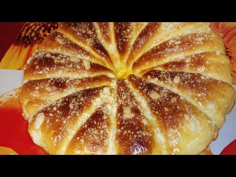 Видео рецепт Дрожжевой пирог с яблоками и изюмом