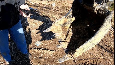 Changing bucket teeth on Bobcat mini excavator bucket