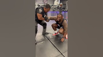 How to wrist lock a super STRONG MAN!