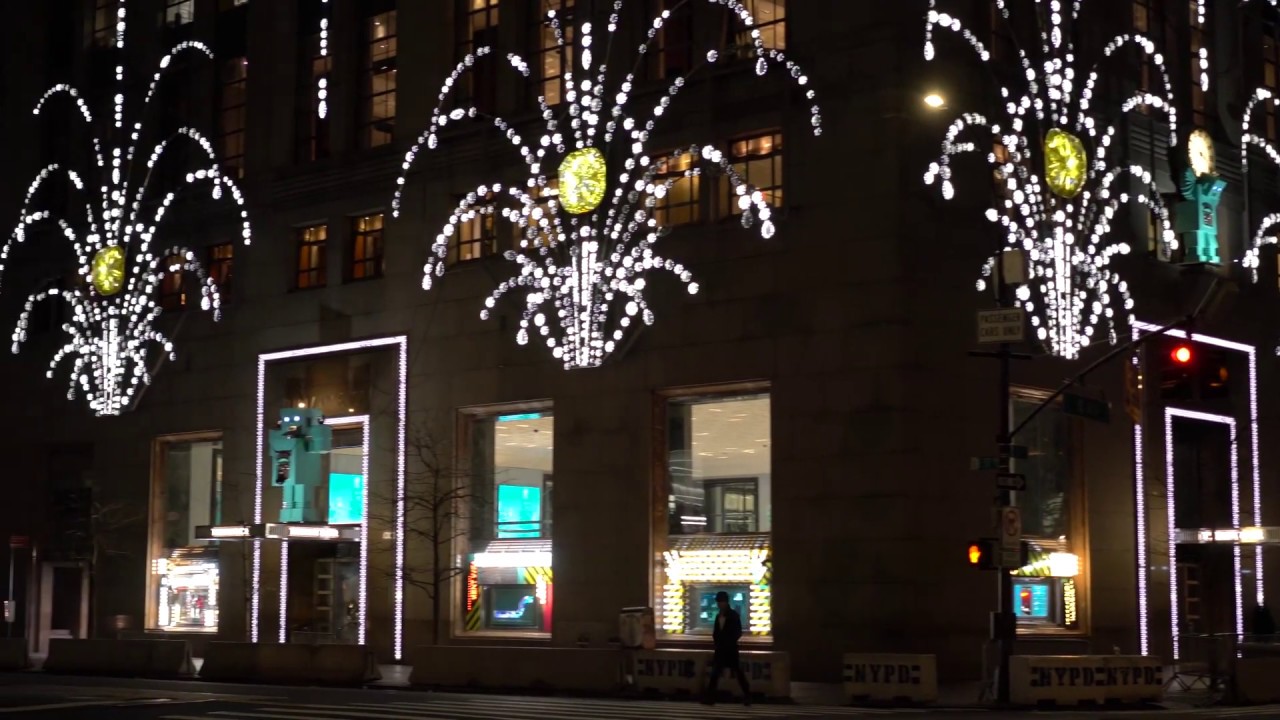 Tiffany Building --- Christmas Lights on Fifth Avenue