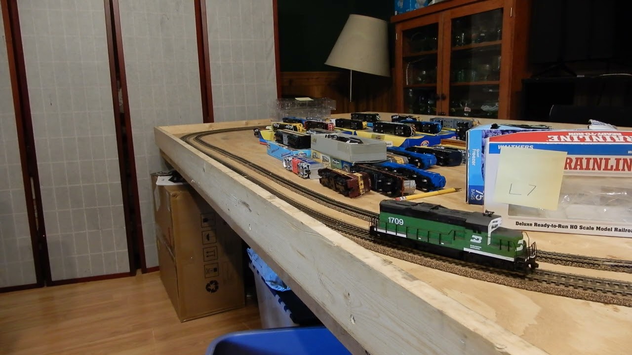 Walthers GP9M Burlington Northern (1709) HO Gauge Diesel Locomotive