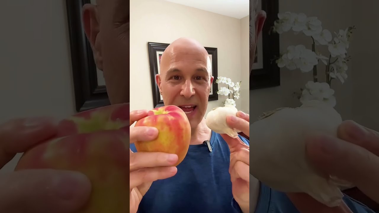 What An Apple Can Do For Your Garlic Breath Dr Mandell