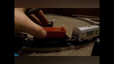 My first marklin HO scale review 3 rail track