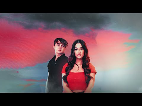 Zac Hurst - Falling In Love On My Own (Official Music Video) bekijken op YouTube