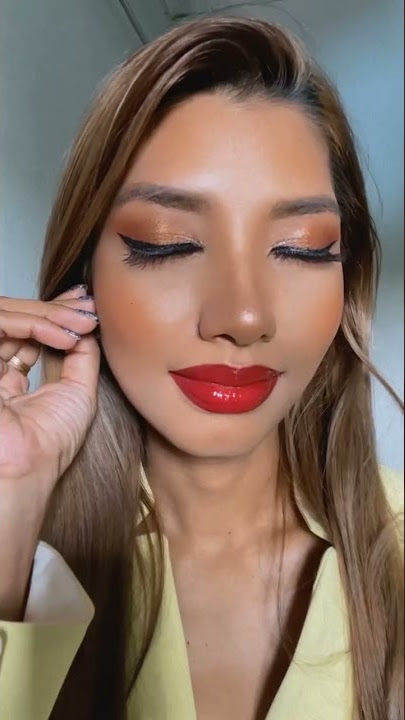 Nice to meet you! I am Kelly Yu from Myanmar. Stay tune for my creations.