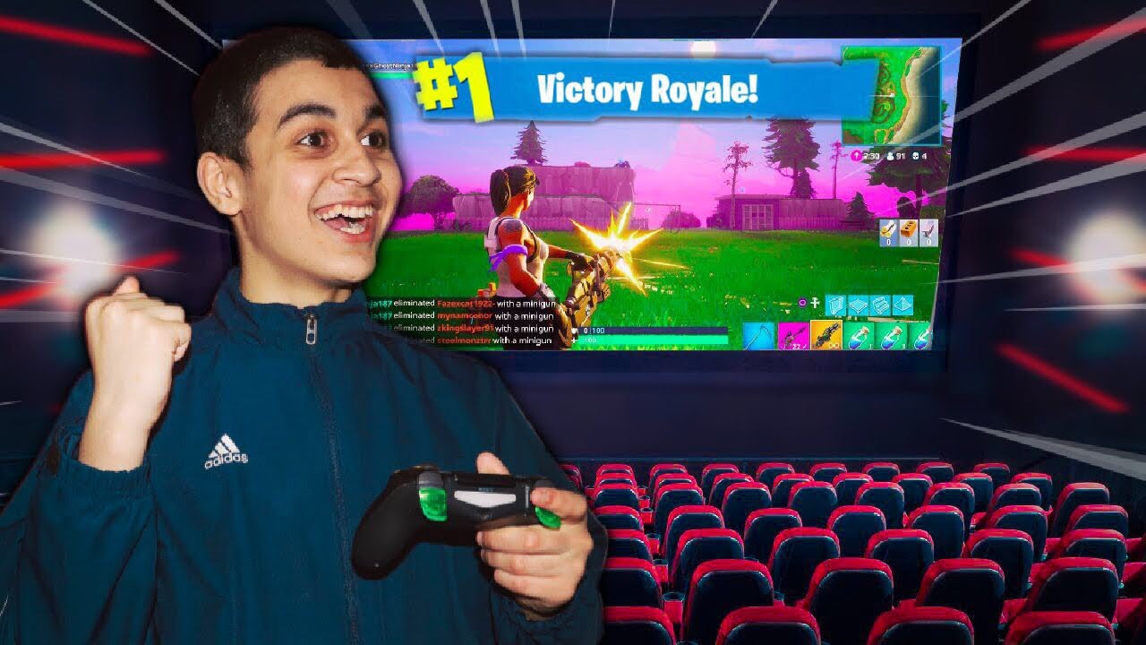 This 13 Year Old Kid Won A Game Of Fortnite At The Movie Theatre Victory Royale At The Cinema Youtube