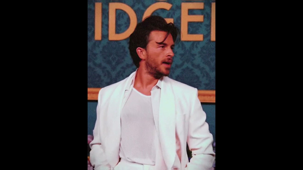 Jonathan Bailey ladies and gentelments  🥵 the bane of my existence