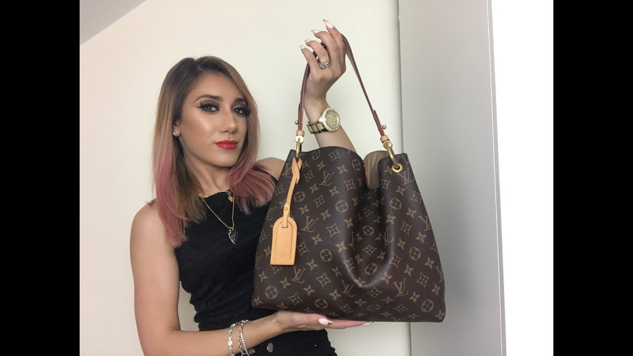 WHATS IN MY BAG?| EVERYDAY LOUIS VUITTON BAG - YouTube