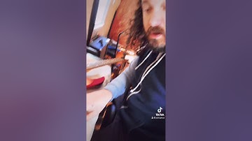 “Floyd Rose” (locking tremolo) basic string change