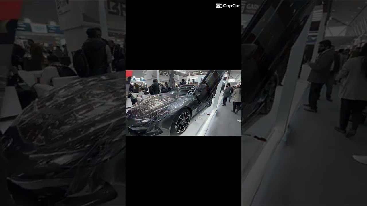 Future aa chuka hai… bas sadak pe khada hai ⚡🌃 #automobile #mgcar