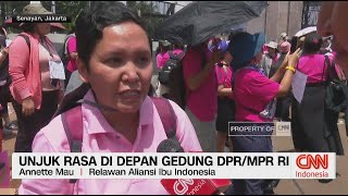 Unjuk Rasa Aliansi Perempuan Indonesia di Depan Gedung DPR RI