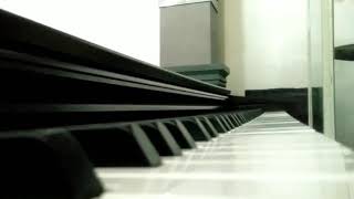 Nada yang membuat cewek terkesam saat lu main piano