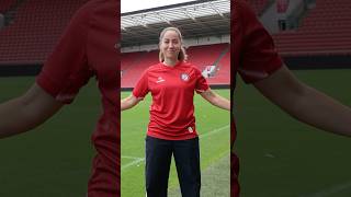 Vicky Losada Is A Robin