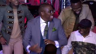 Uzuliphathe Kahle (Live at the Sandton Convention Centre - Johannesburg, 2018)