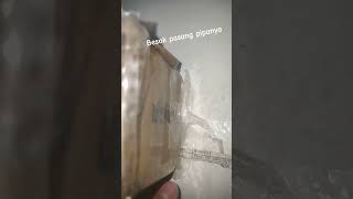 Ac kardus buat nya butuh 2jam sama pemasangan colokan