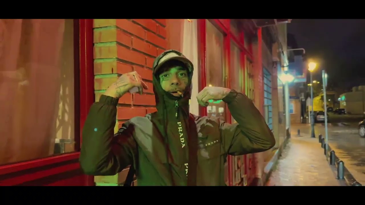 FUMANDO MARIHUANA - PIRRIS SOSA 181