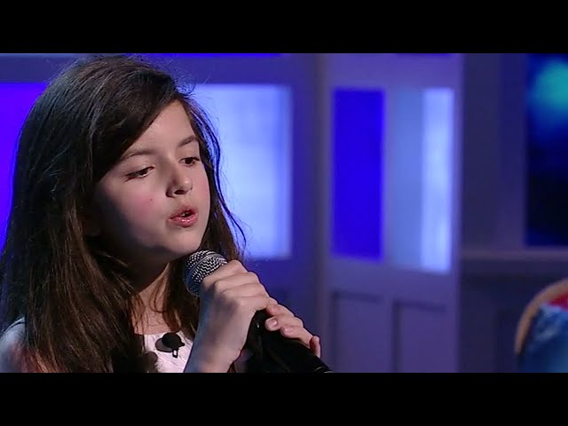 Angelina Jordan (8) - Fly Me To The Moon - The View 2014 class=