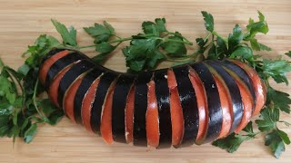 Eine Aubergine mit einer Tomate. Warum ich dieses leckeres Rezept nicht kannte.