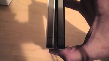 iPhone 4S Unboxing and first boot