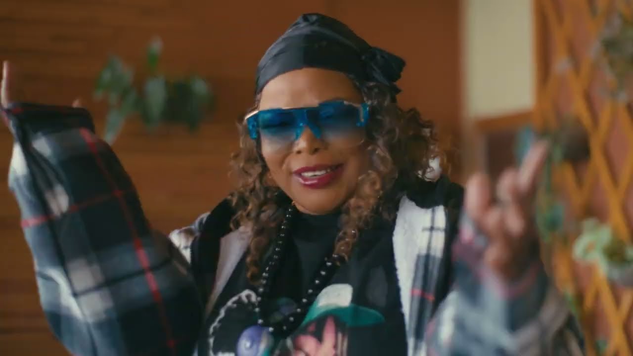 Omkaya Eliza - Maisha (Official Music Video)