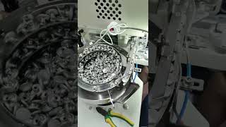 automatic denim shank button attaching machine . one machine can do 15-21mm  by replacing button die