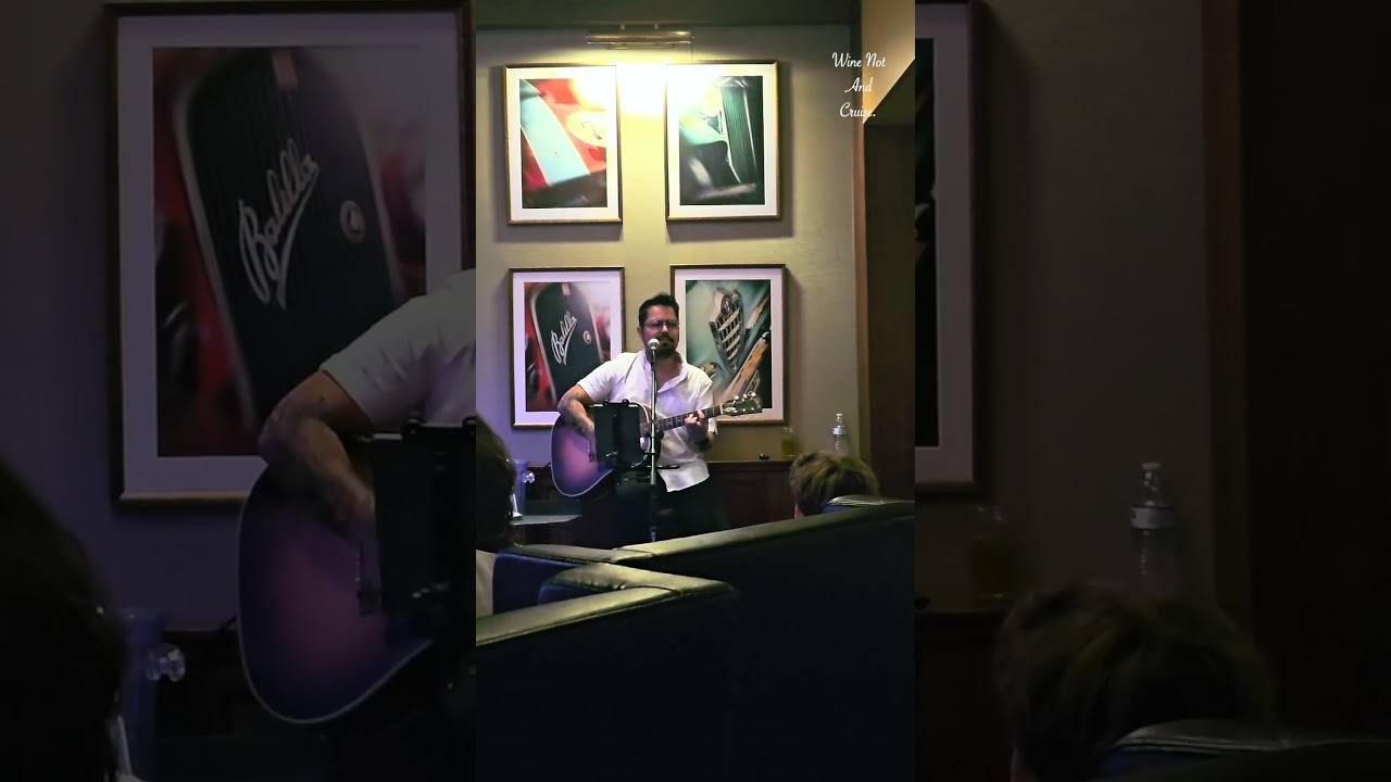 Royal Caribbean, #symphonyoftheseas #britishpub #pablookubi #copper&kettle