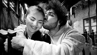 In a cute new photo, Selena Gomez's boyfriend Benny Blanco gives her a kiss. by Celebs Area 1,136 views 2 weeks ago 1 minute, 49 seconds