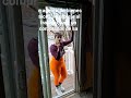 un agente de bienes raices se proteje al  trabajar para un comprador de sa