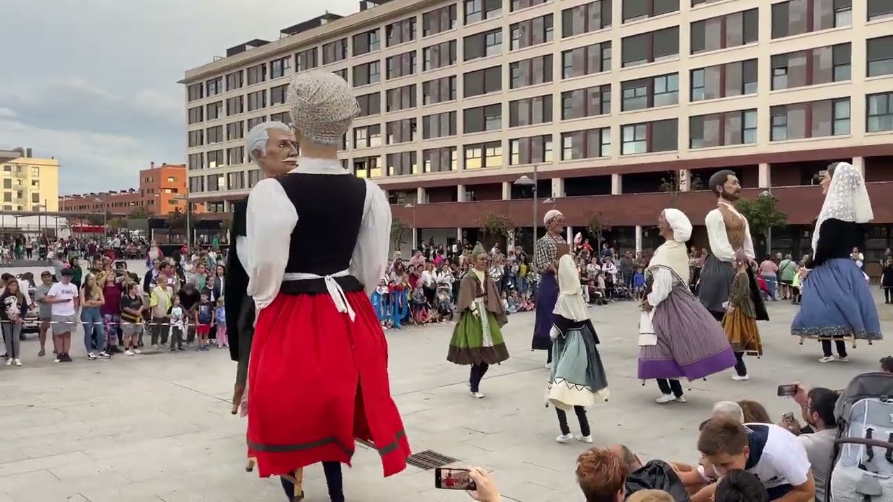 Despedida Gigantes de Buztintxuri-ko Erraldoiak Agurra, Buztintxuriko Jaiak 2023.