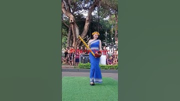 vẻ đẹp cô gái tây nguyên với nụ cười tỏa nắng.