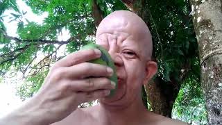 Man kissing the Fruit for 1 Hour