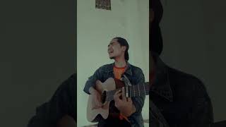 Sengajaku petik gitar senandung kan lagu rindu || Bulan Jingga || Syahriyadi Cover