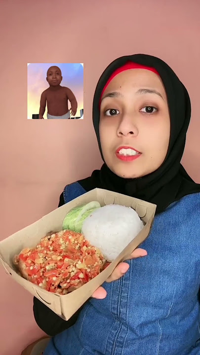 GIANT BABY EATS SUPER SPICY CRASHED CHICKEN #NgeShortsBareng #JakartaBanget