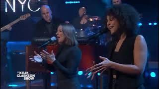 Kelly Clarkson Covers 'Don't Let Go Love' By En Vogue l  Kellyoke