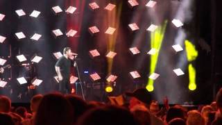 Chris Young, "Who I Am With You", CMA Fest 2015