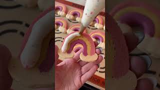 RAINBOW MACARONS! Cuter than words! #macarons #baking #cakedecorating