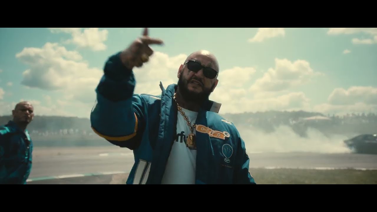 Regardez Seth Gueko x Kyzi x Reta & Jason Voriz - DANS L'AUTO (Clip officiel) sur YouTube Regardez Seth Gueko x Kyzi x Reta & Jason Voriz - DANS L'AUTO (Clip officiel) sur YouTube