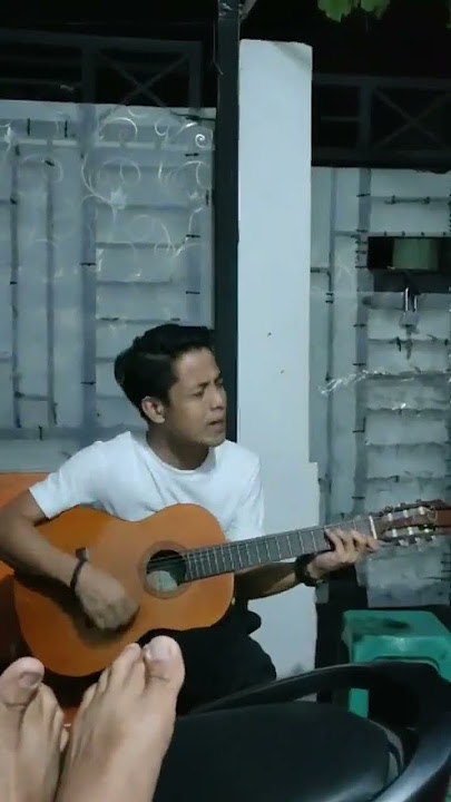 Nyanyian Malam #slanksong #kutakbisa #gitaran #coverlagupopindonesia #gabut #nyanyi #nongkrong