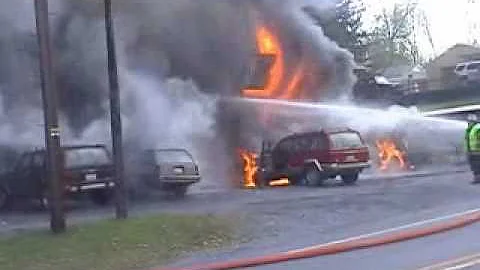 Potes Garage Fire Roaring Spring PA Oct 7 2010.wmv